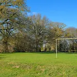 Oaktree A Peaceful Country Escape Vakantiehuis Montenay
