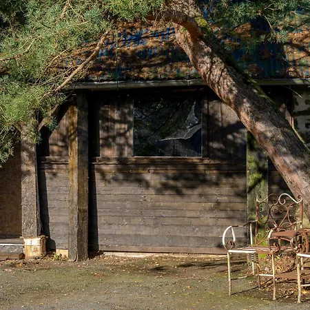 Oaktree A Peaceful Country Escape 펜션 Montenay