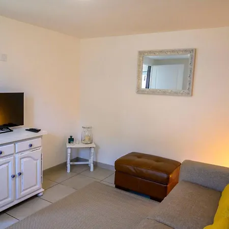 Oaktree A Peaceful Country Escape *
