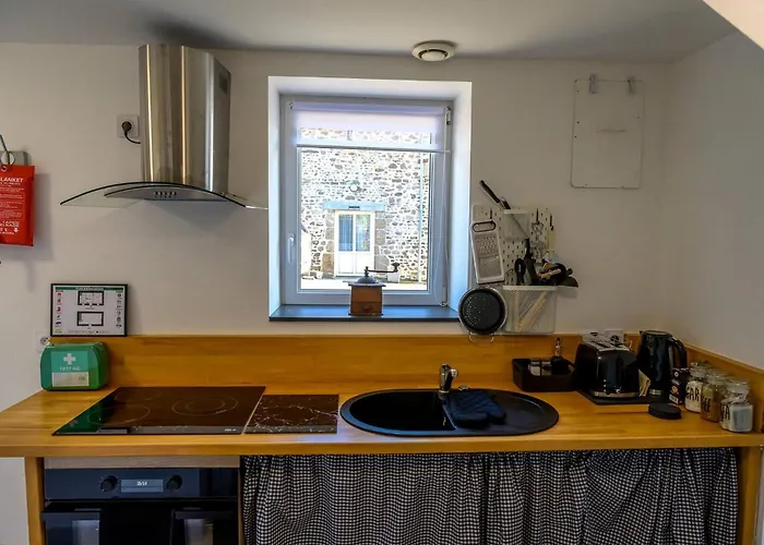 Oaktree A Peaceful Country Escape * Montenay