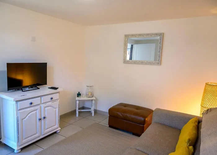 Oaktree A Peaceful Country Escape *