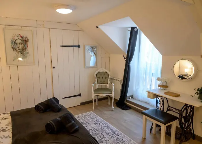 Oaktree A Peaceful Country Escape Hébergement de vacances Montenay